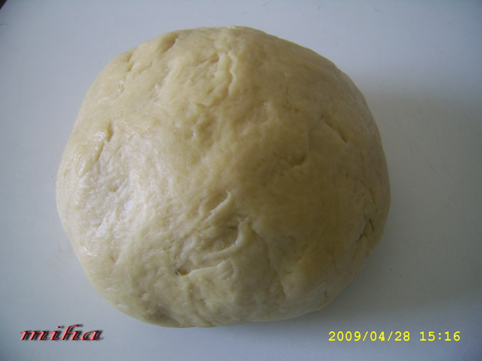 Aluat pentru prajitura cu mere