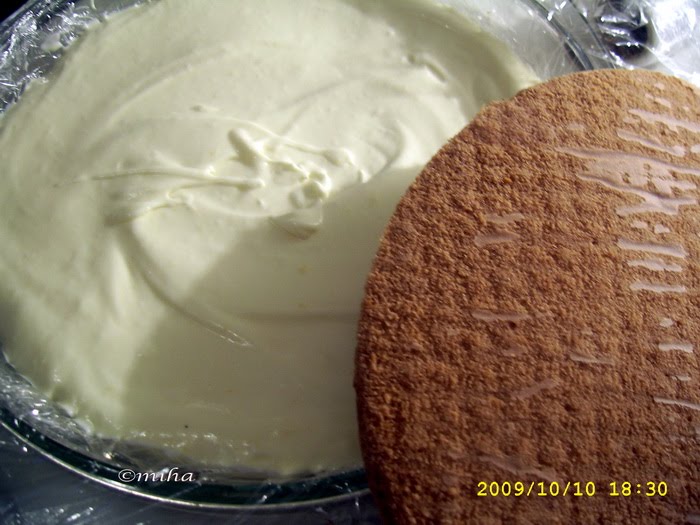 asamblare tort cu crema mascarpone