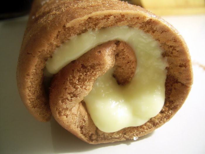 Rulada cu cacao si crema de lapte praf