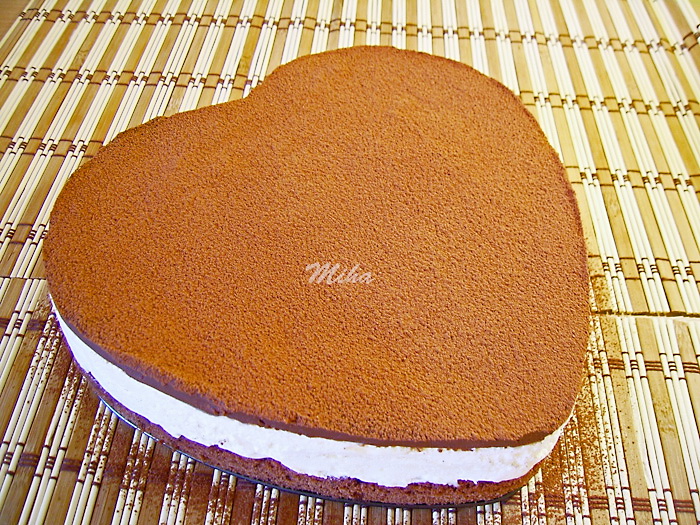 Tort cu crema mascarpone si ciocolata