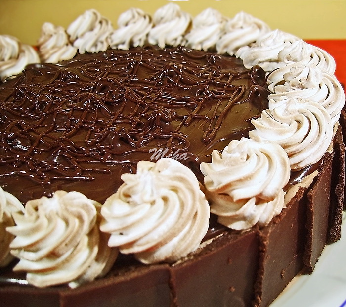 Tort cu ciocolata