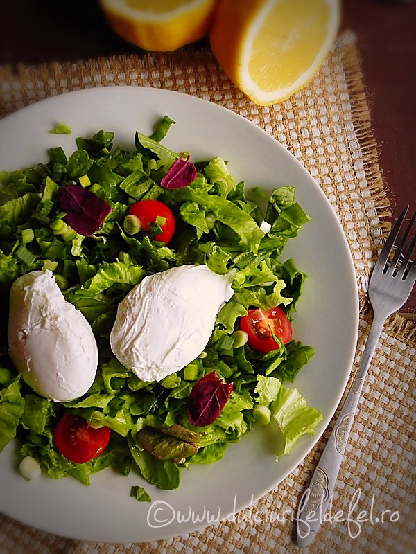 Salata de primavara cu oua romanesti