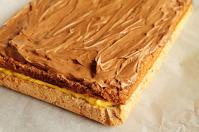 Blat cu nuca si crema de cacao