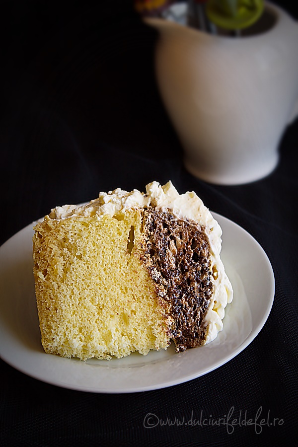 Felie de tort cu spuma de ciocolata
