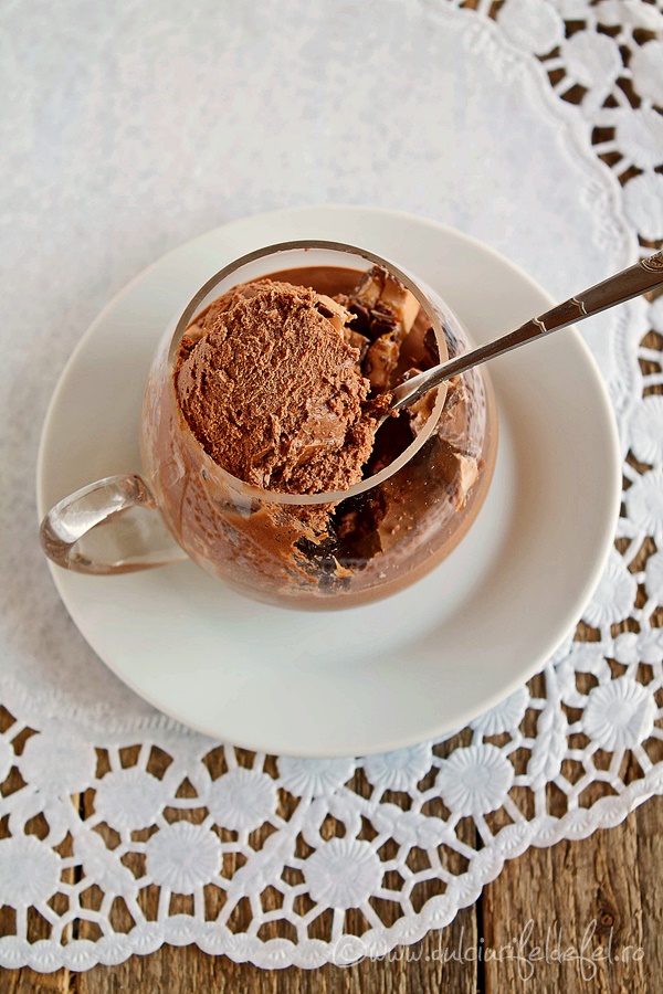 Mousse de ciocolata cu oua
