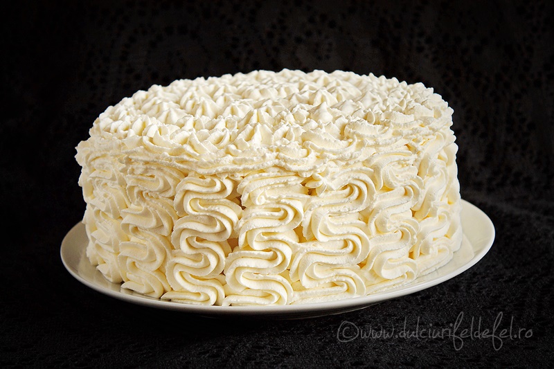 Tort de ciocolata si frisca