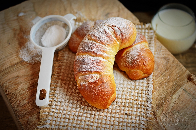 Cornuri cu crema de ciocolata