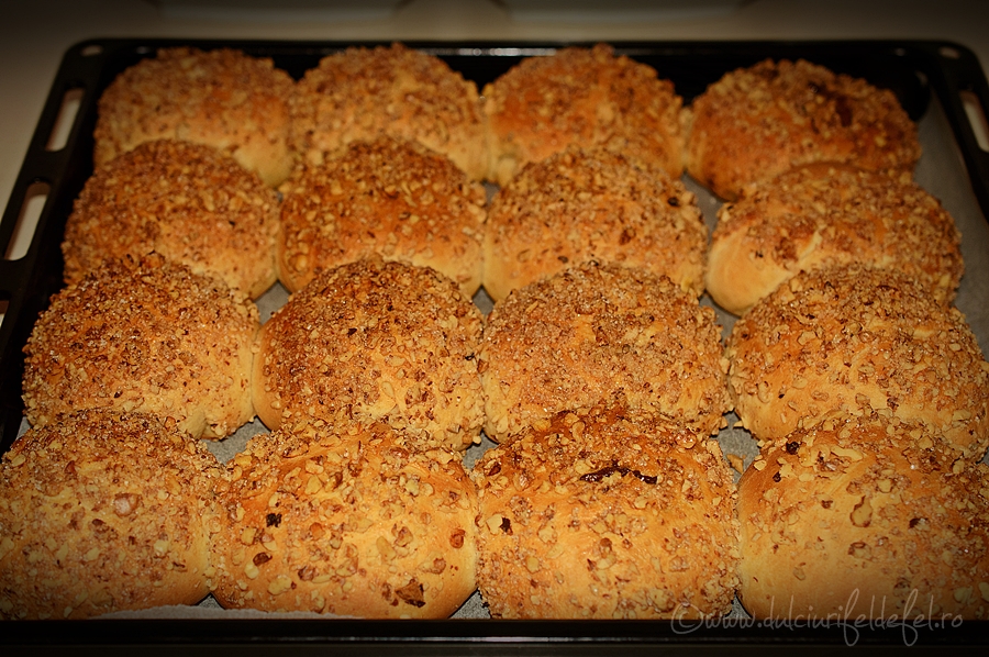 Chifle pufoase cu ciocolata