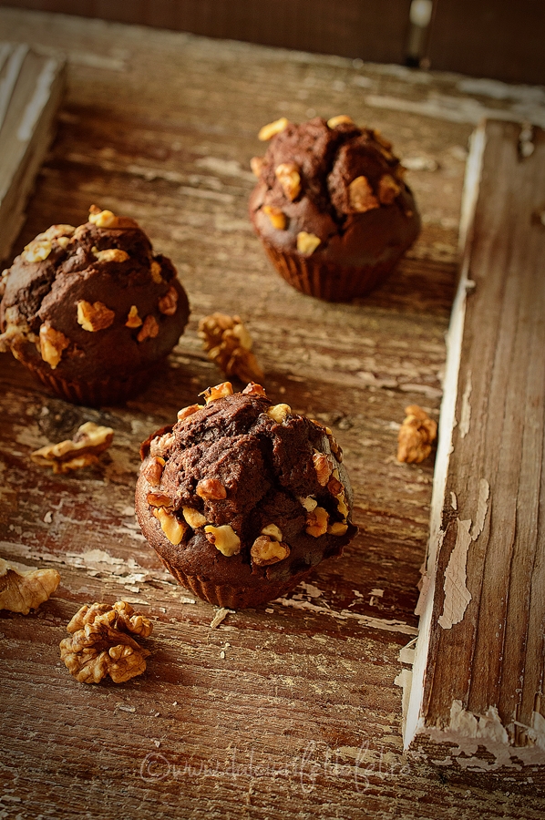 Briose (muffins) cu cacao si ciocolata alba